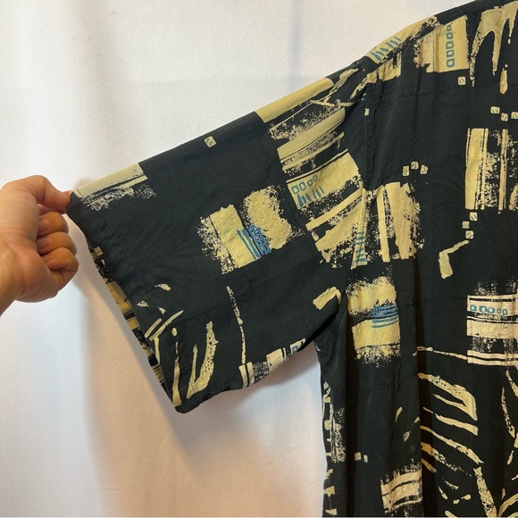 Tori Richard Mens 100% Silk Patterned Button Down Collared Shirt - Picture 7 of 8